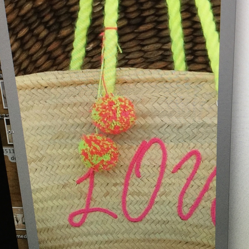 BNWT LOVE BEACH TOTE HOST PICK9-19 - Picture 2 of 4
