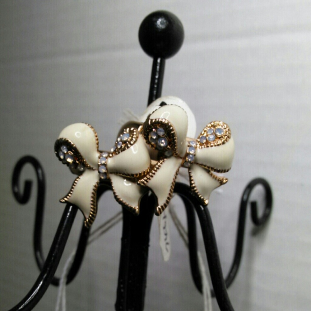 GOLD AND CREAM BOW RING - Picture 3 of 3