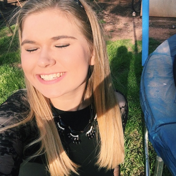 black dress - Picture 3 of 3