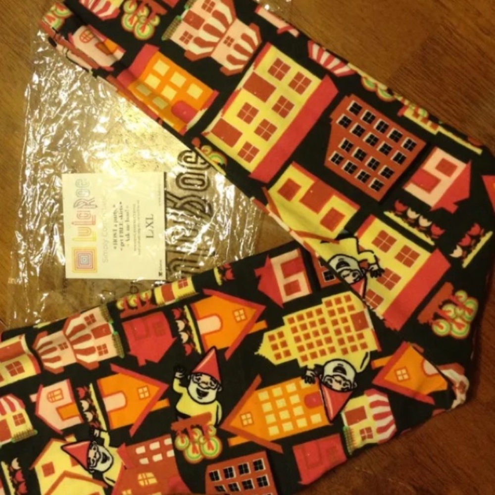LuLaRoe kids L/XL gnomes& houses