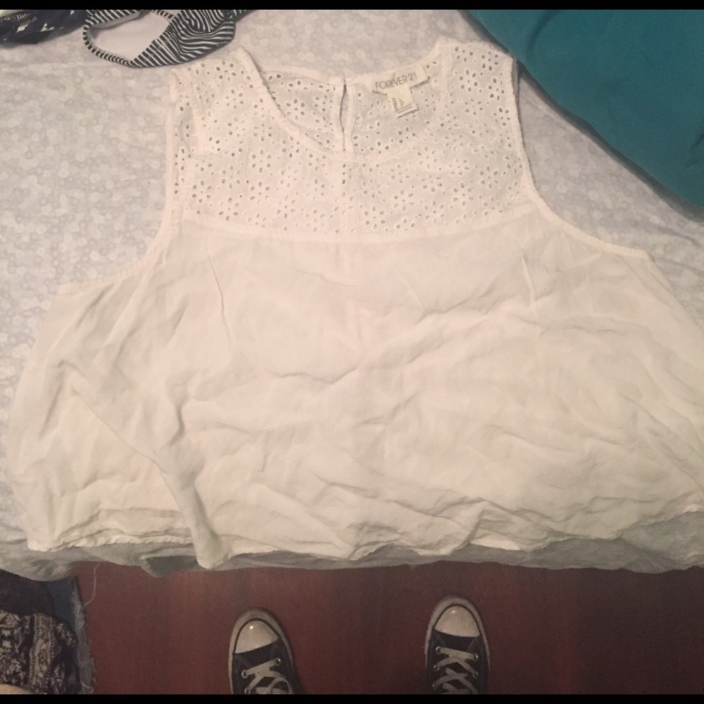 White flowers crop tank