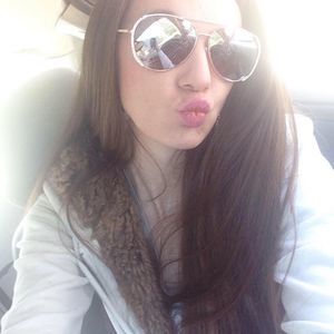 Meet your Posher, Holly