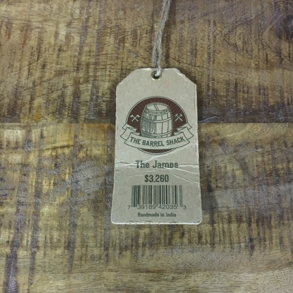 Handmade trunk/end table. - Picture 2 of 3