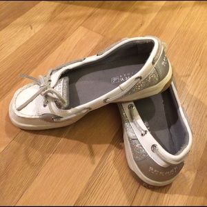 Sperry shoes youth size 3.5, white sparkle.