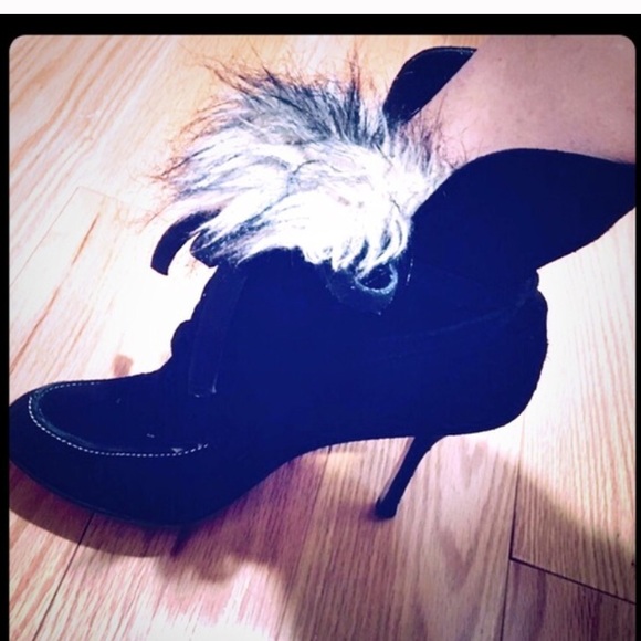 JLO black Suede faux fur heeled Bootie size 8 1/2 - Picture 2 of 5