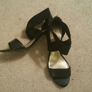 Criss cross strappy sandals