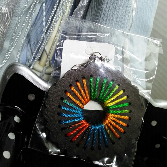 MULTICOLOR ROUND EARRINGS - Picture 2 of 2