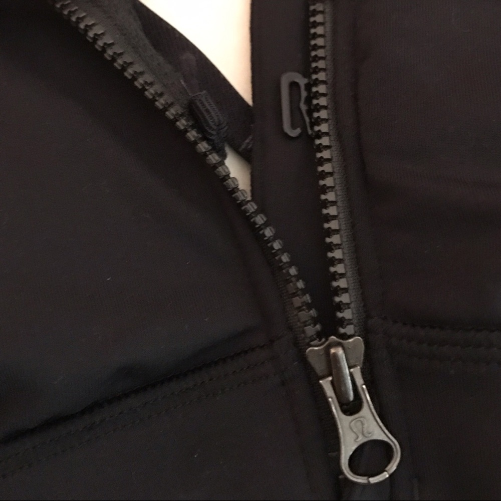Lululemon sports bra with mesh - Picture 3 of 3