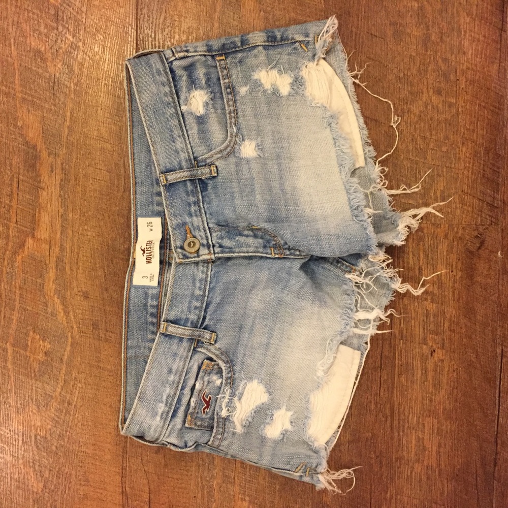 Hollister Distressed Shorts 2" inseam