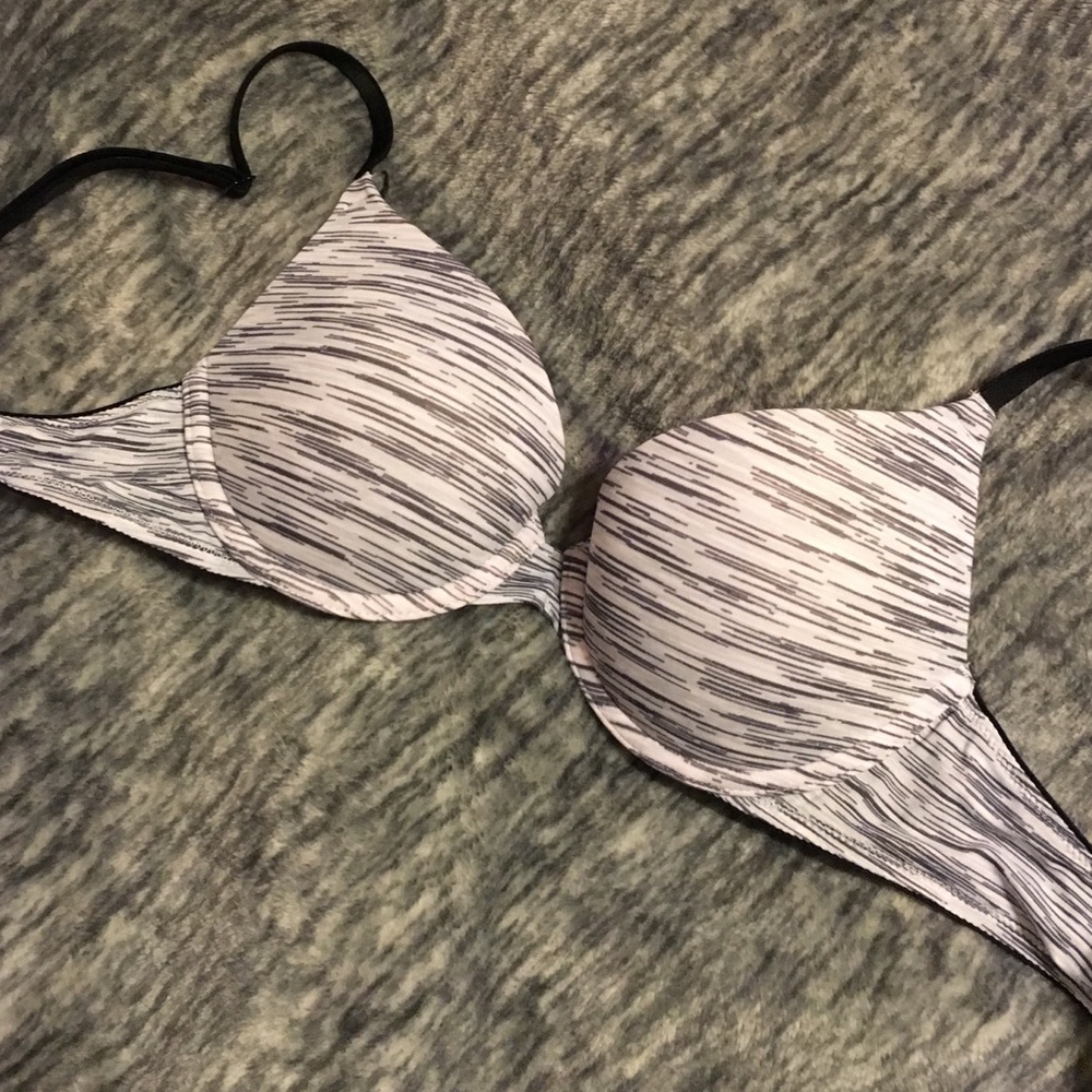 brand new 32B bra.