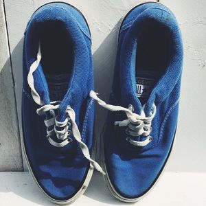 Blue skateboard converse
