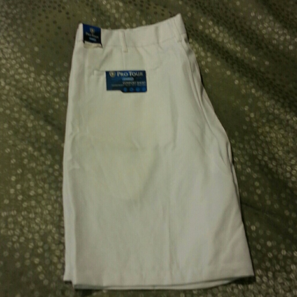 NWT Men's Golf shorts white 40W