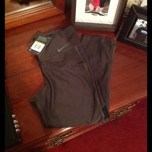 Olive green Capri Nike leggings. Size small