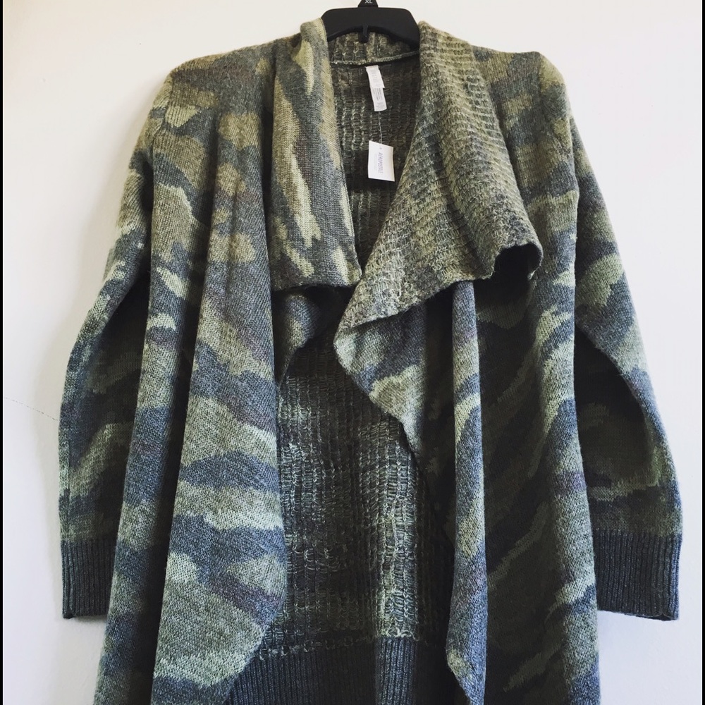 NEW || camo cardigan