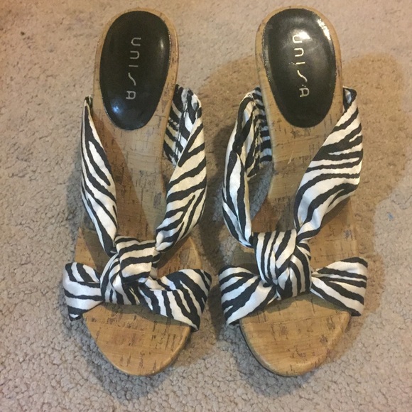 Heeled Sandals - Picture 2 of 3