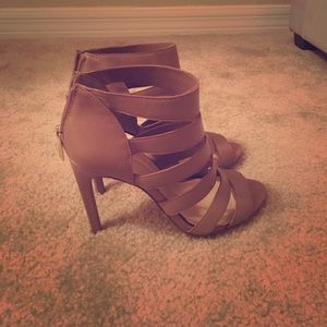 BCBG tan heels-women's 7.5 BARELY worn!