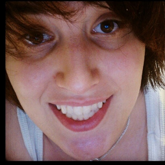 Meet your Posher, Marissa - Picture 2 of 2