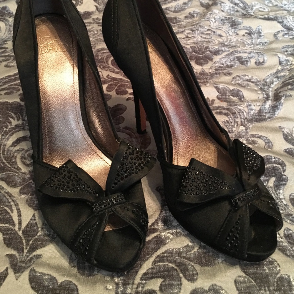 Joan David Strass Black Satin Bow Peep Toe Heels