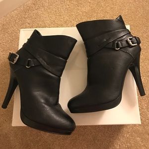 Style &. Co black Heeled ankle booties in size 7