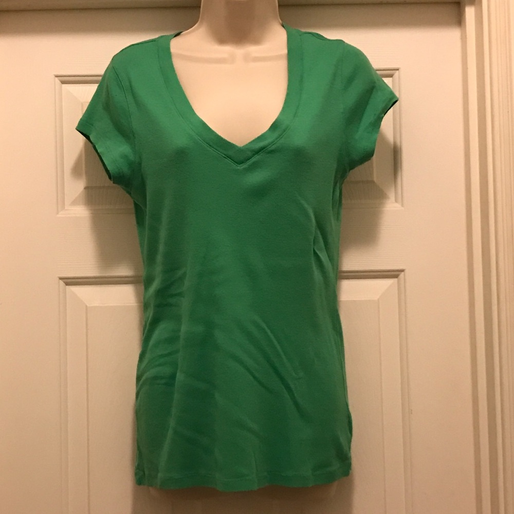 GAP Green vneck tee
