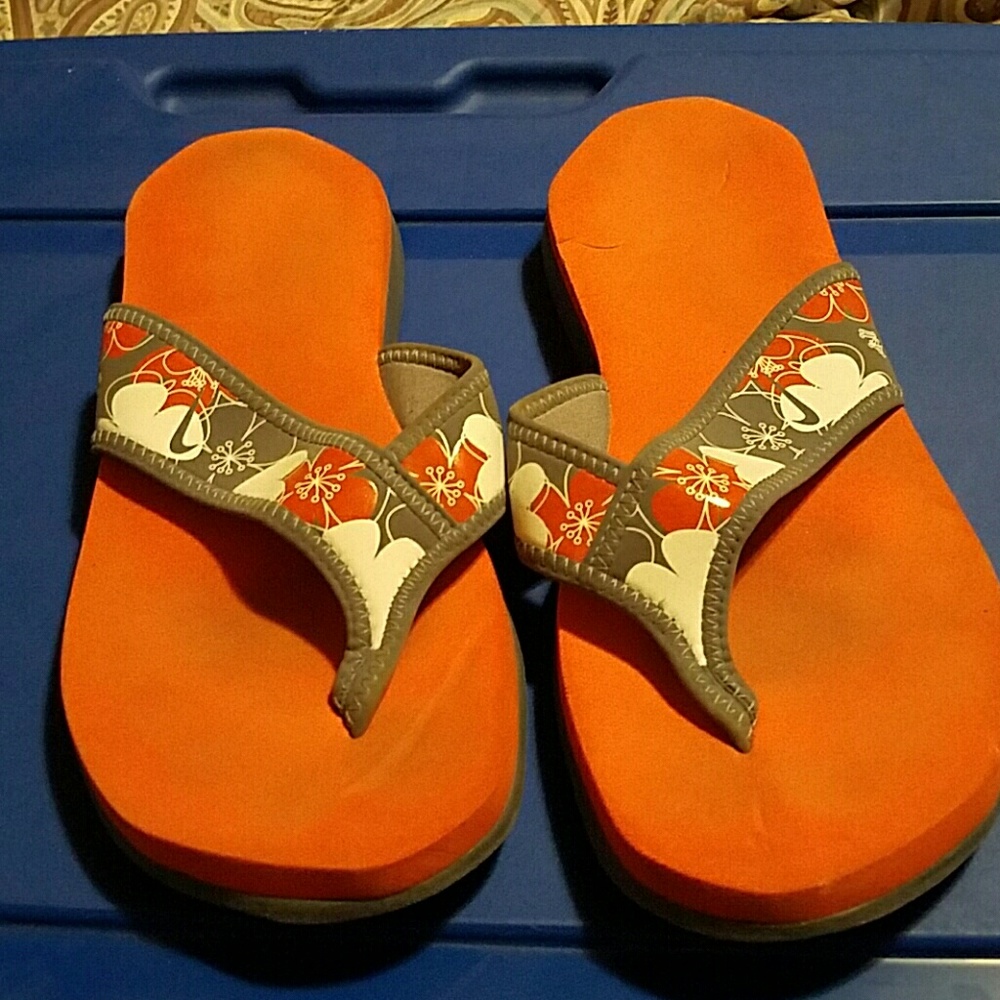 Nike flip flops