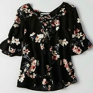 Lace-up Bell-sleeve T-shirt