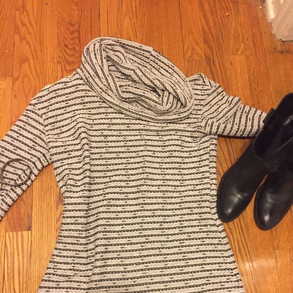 Cowl neck sweater target 🌙🖤 - Picture 4 of 4