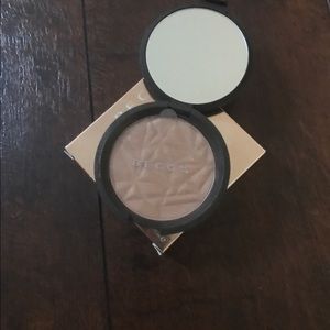Becca bronzed amber