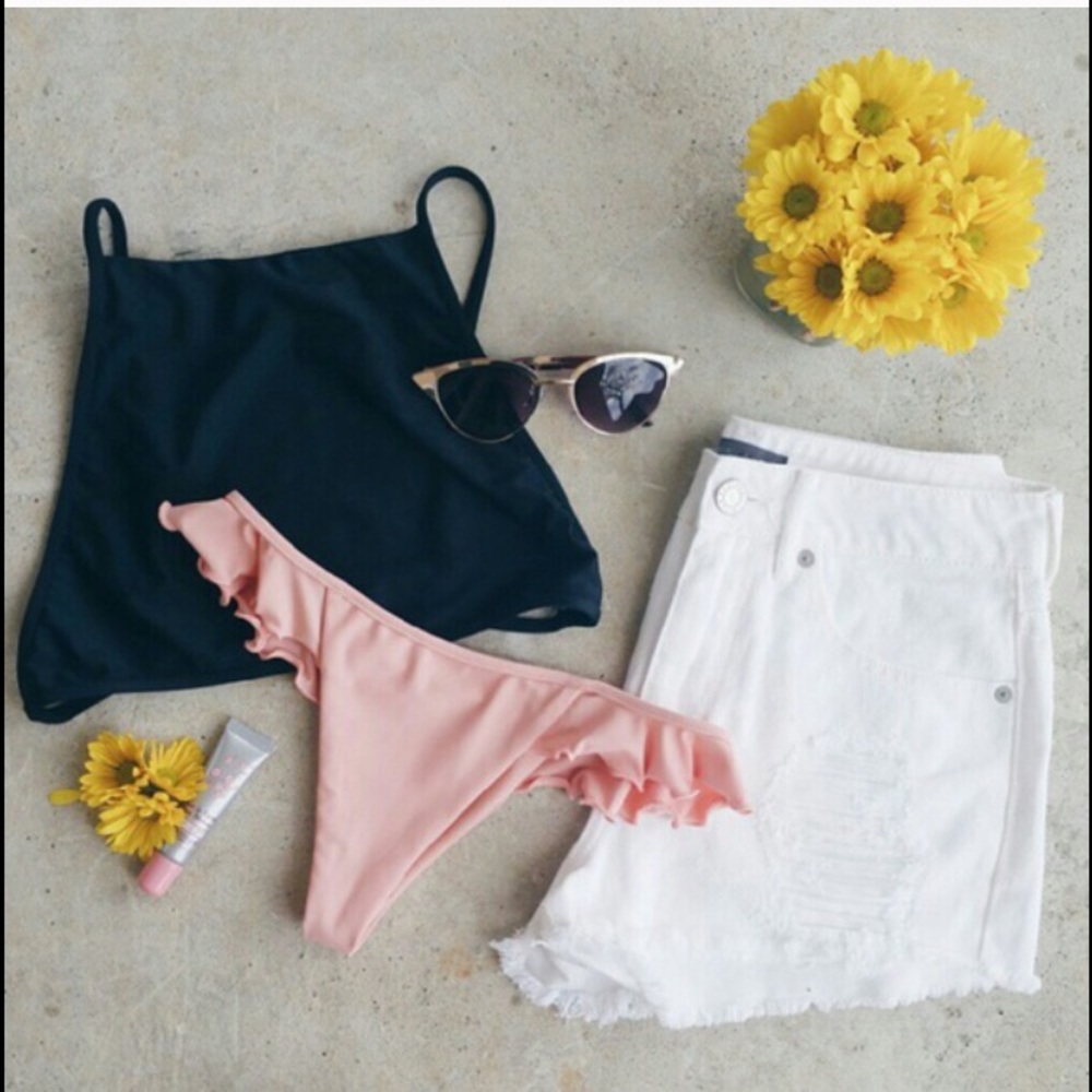 NWOT Kaohs swim bottoms. 🌸