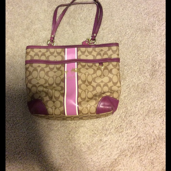 Coach Handbags - Coach shoulder bag