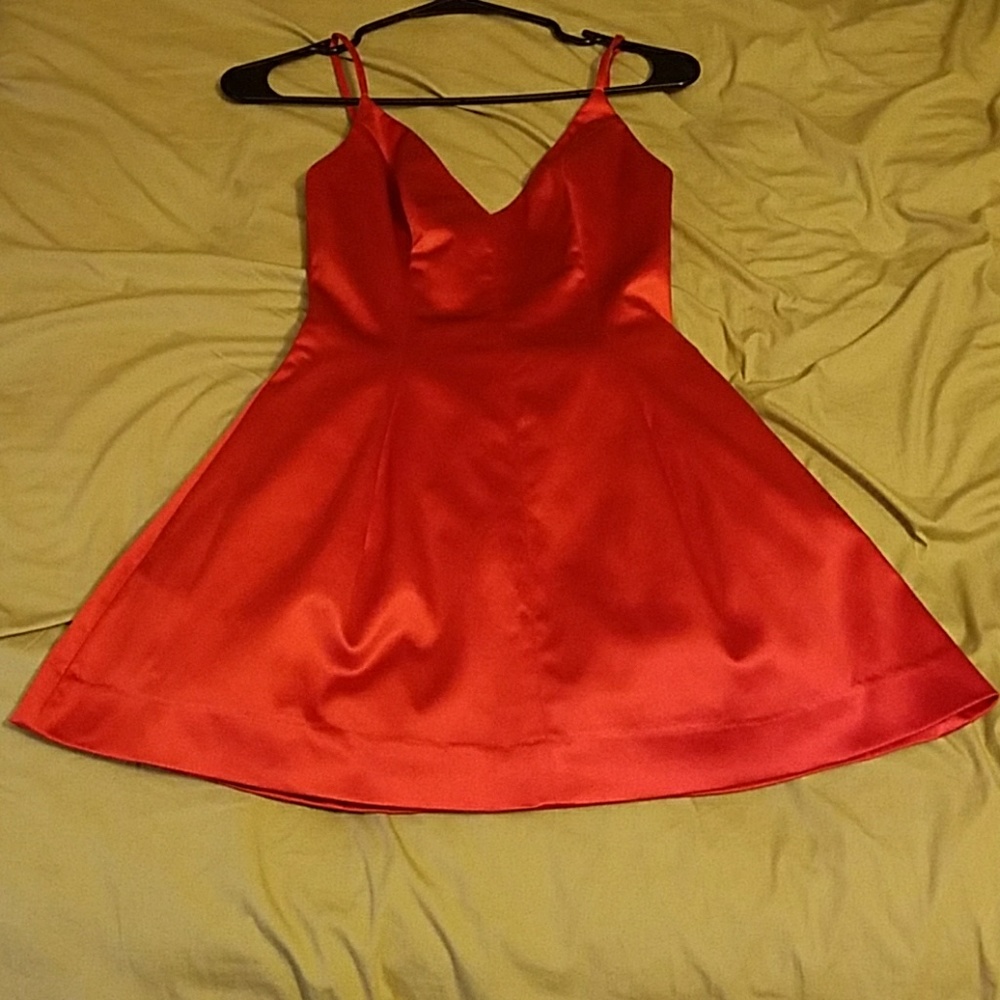 Red Bebe Deep V-neck dress size 0