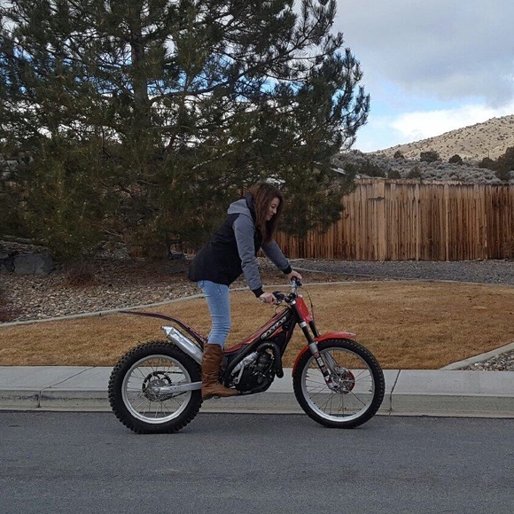 Meet your Posher, Jolene - Picture 6 of 7