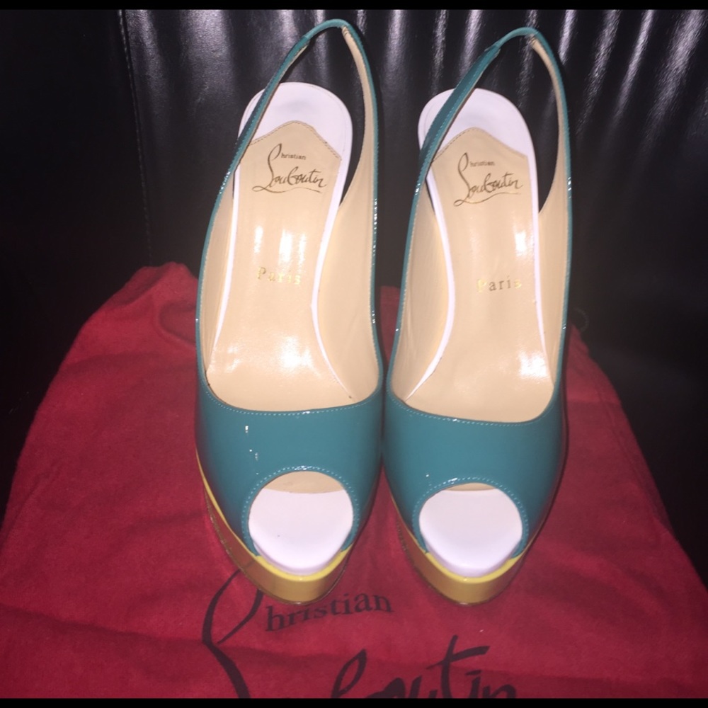 *AUTHENTIC* Christian Louboutin Lady Peep