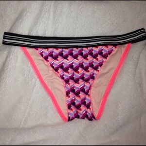 Large VS itsy bikini bottoms