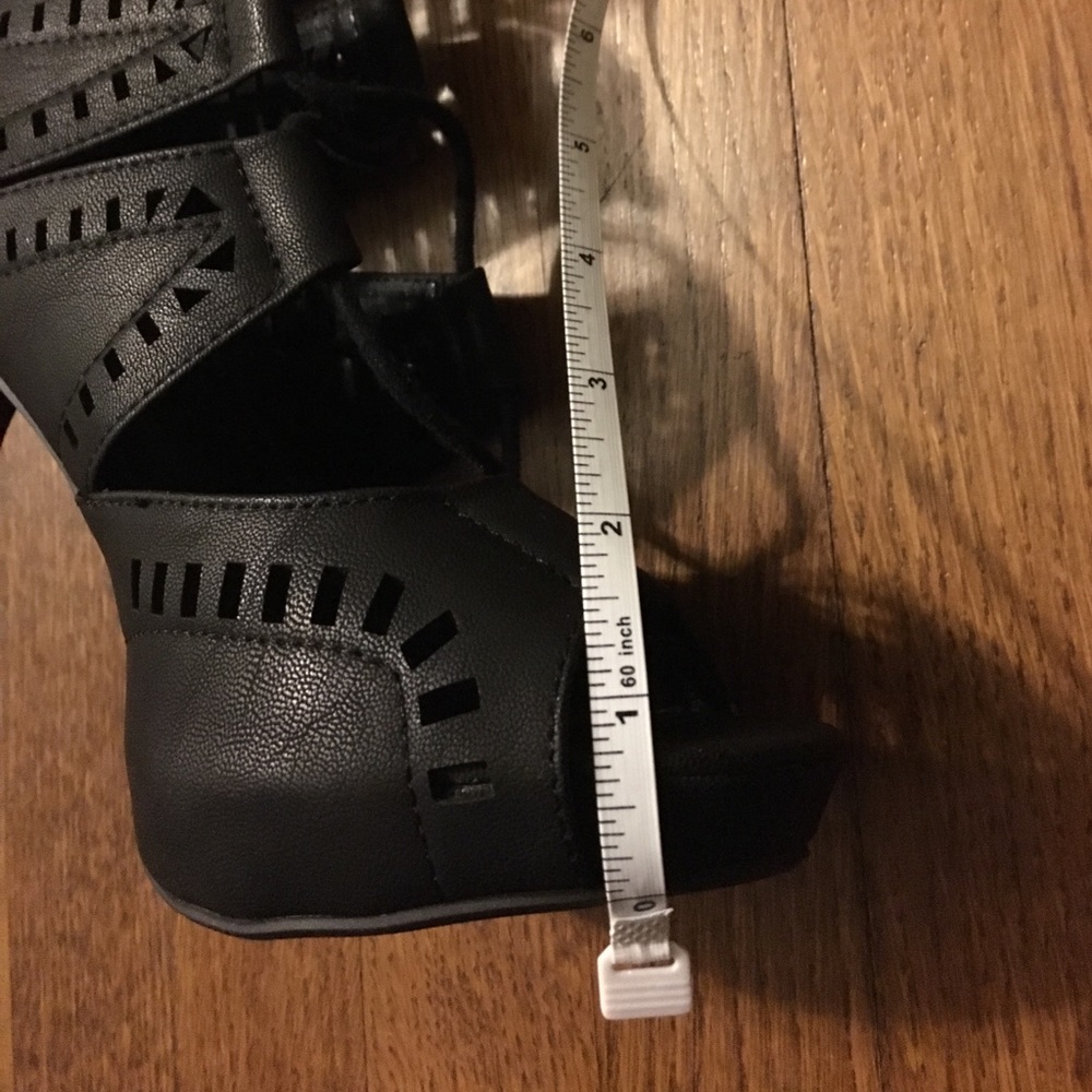 SHOES - Picture 5 of 5