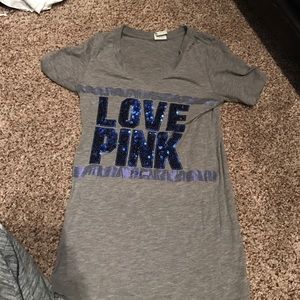 VICTORIA SECRET SIZE SMALL TSHIRT