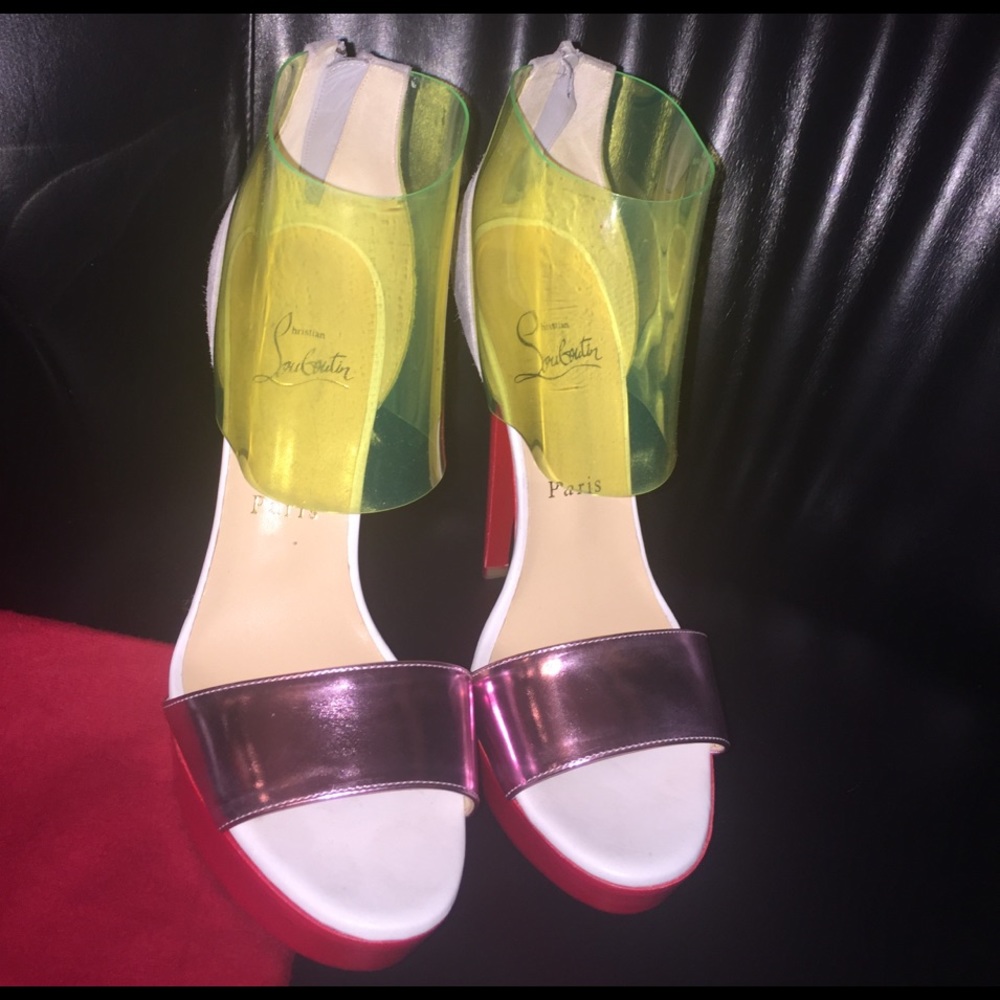 *AUTHENTIC* Christian Louboutin Dufoura