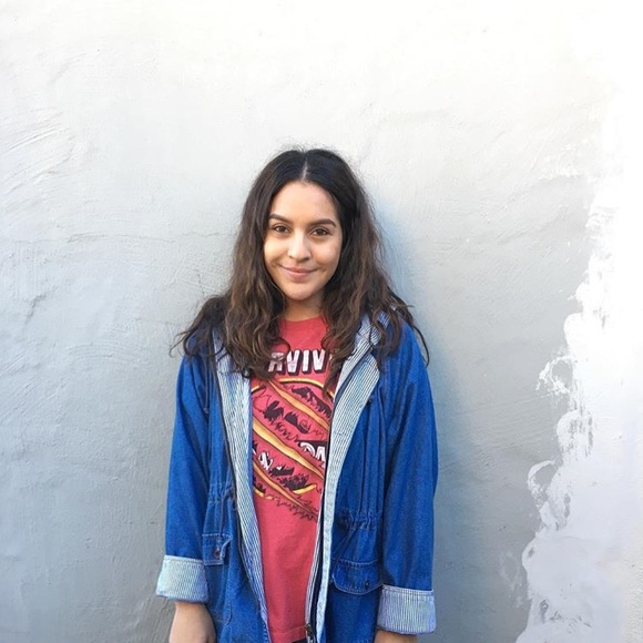 Meet your posher, Ange! - Picture 2 of 3