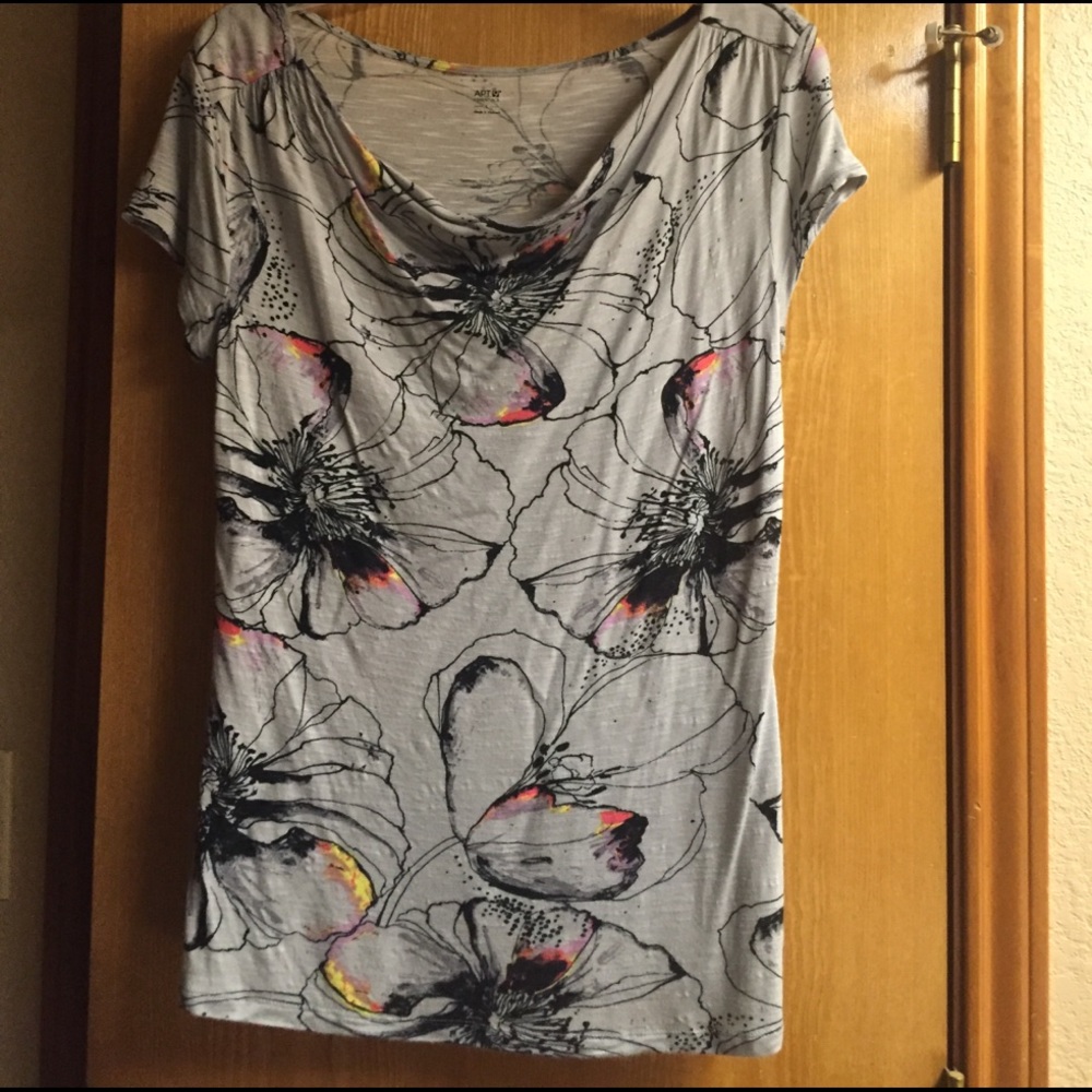 Short sleeved shirt