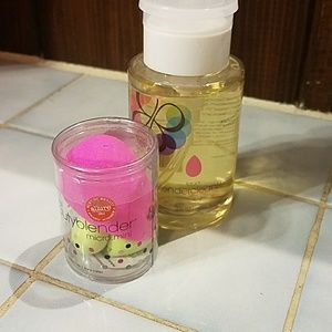 Beauty blender and cleanser, never used