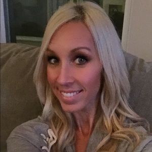 Meet your Posher, Candice