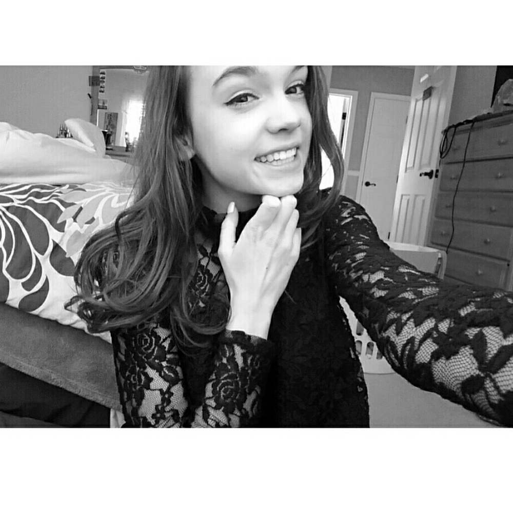 Meet your Posher, Kayla
