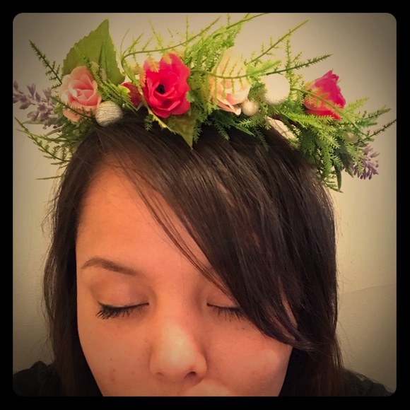Pink Floral Crowns - Picture 1 of 4