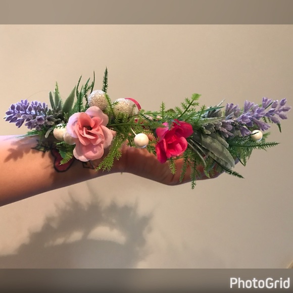 Pink Floral Crowns - Picture 4 of 4