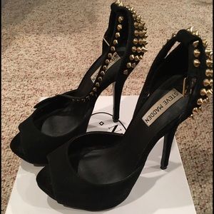STEVE MADDEN Studded Heels