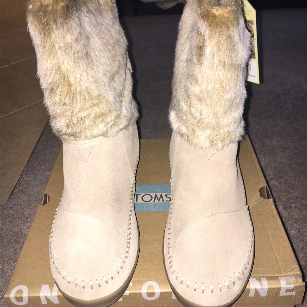 TOMS Nepal Boots - Picture 2 of 4