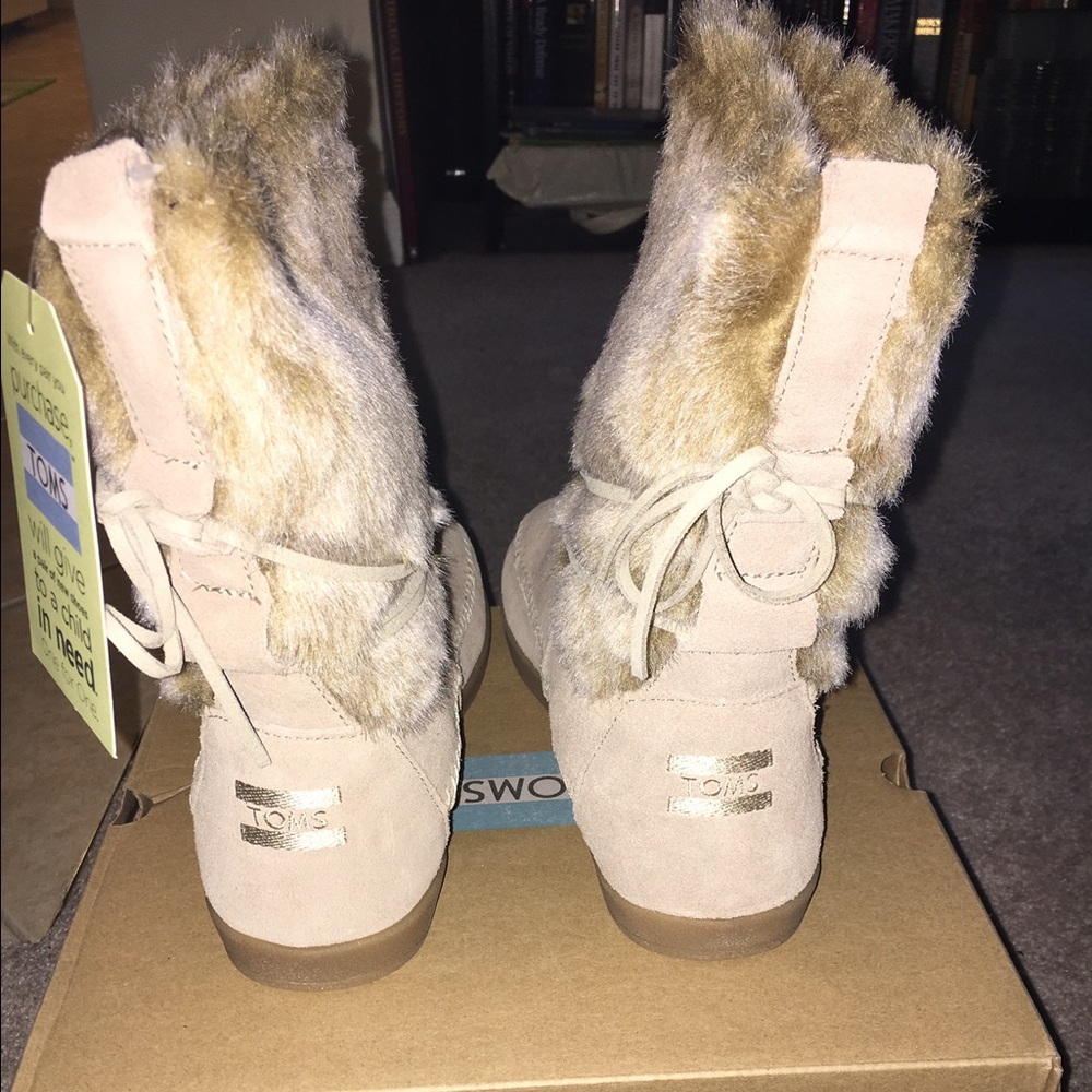 TOMS Nepal Boots - Picture 3 of 4