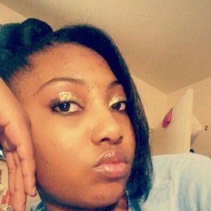 Meet your Posher, Mercedes