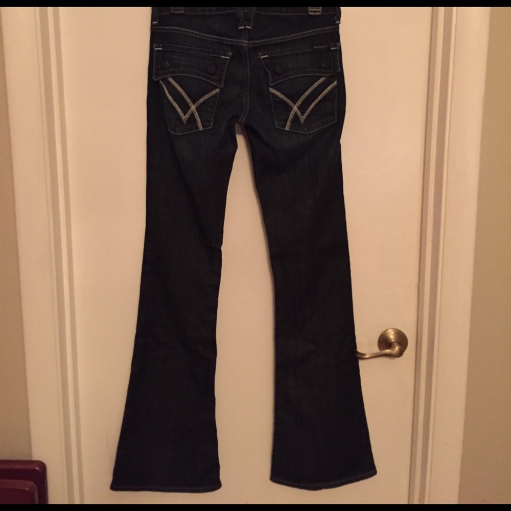 William Rast bootcut jeans w/ flap pocket. Size 26