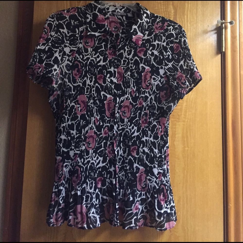 Short sleeved shirt